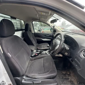 Nissan Navara 2018 White Man Diesel