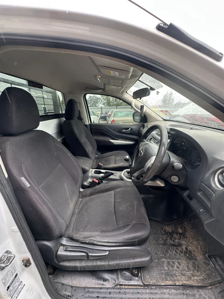 Nissan Navara 2018 White Man Diesel