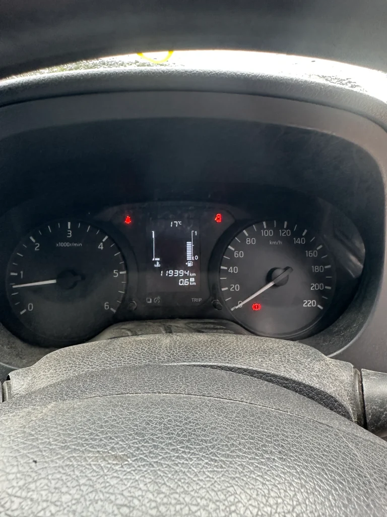 Nissan Navara 2018 White Man Diesel