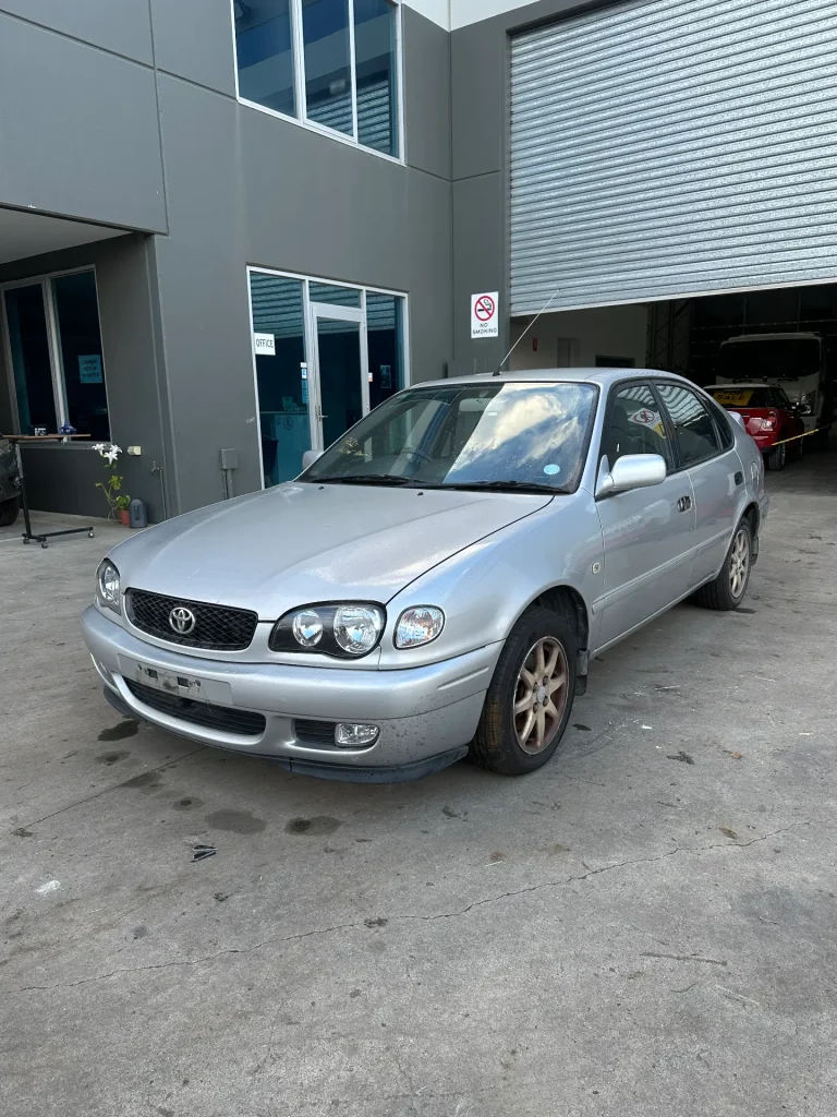 Toyota Corolla 2001 Silver Auto Petrol