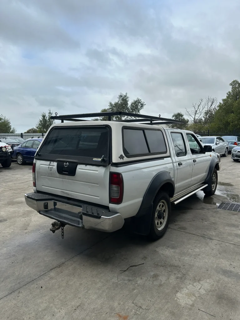 Nissan Navara 2004 White Man Diesel