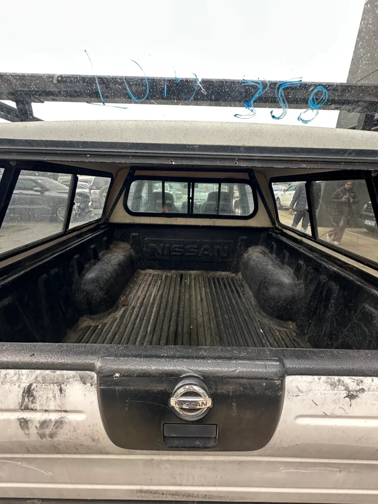 Nissan Navara 2004 White Man Diesel