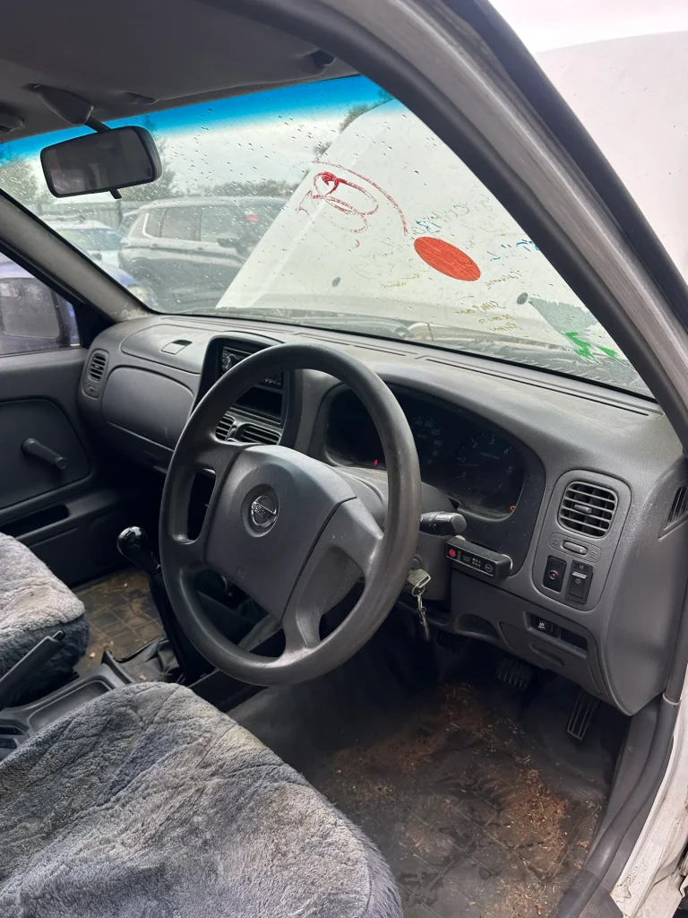 Nissan Navara 2004 White Man Diesel