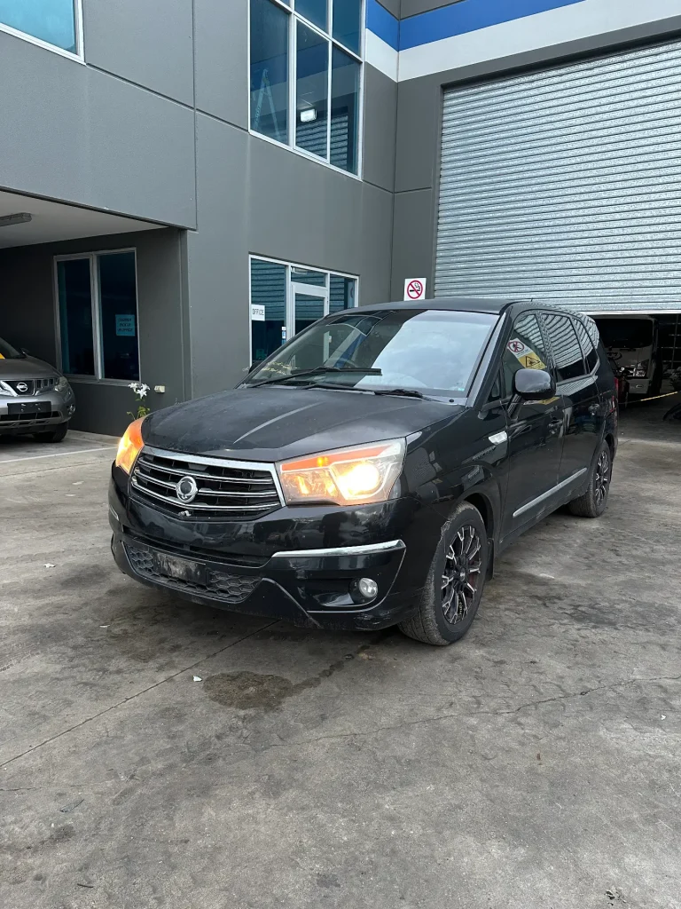Ssangyong Stavic 2013 Black Auto Diesel