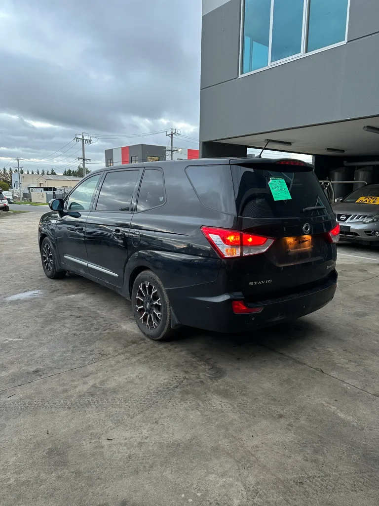 Ssangyong Stavic 2013 Black Auto Diesel