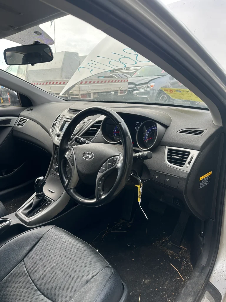 Hyundai Elantra 2014 Silver Auto Petrol