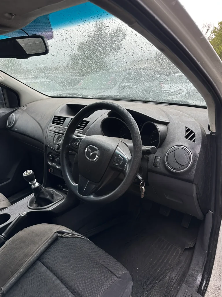 Mazda BT50 2014 White Man Diesel