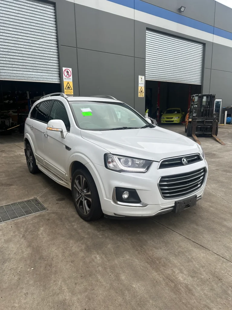 Holden Captiva 2017 White Auto Diesel