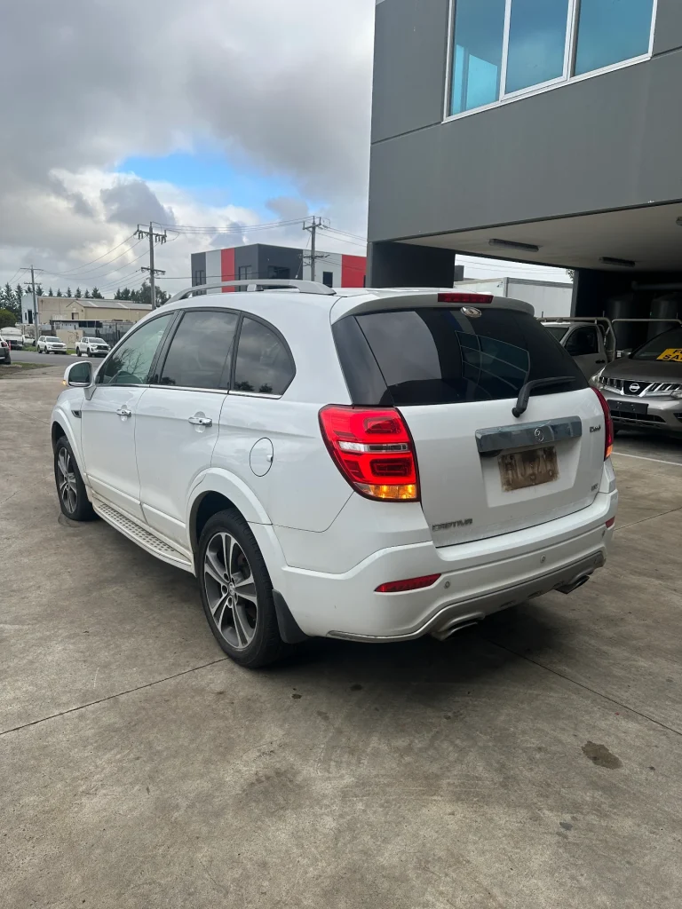 Holden Captiva 2017 White Auto Diesel