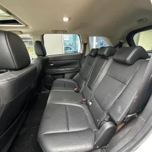 Mitsubishi Outlander 2017 White Auto Diesel