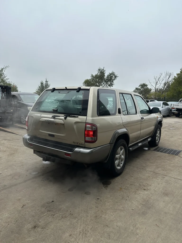 Nissan Pathfinder 1999 Gold Auto Petrol