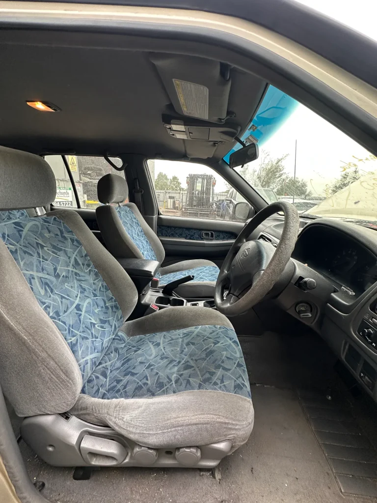 Nissan Pathfinder 1999 Gold Auto Petrol
