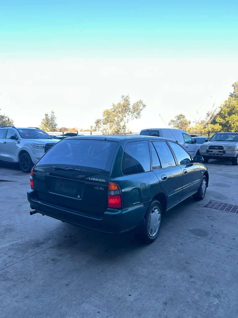 Mitsubishi Lancer 2000 Green Auto Petrol