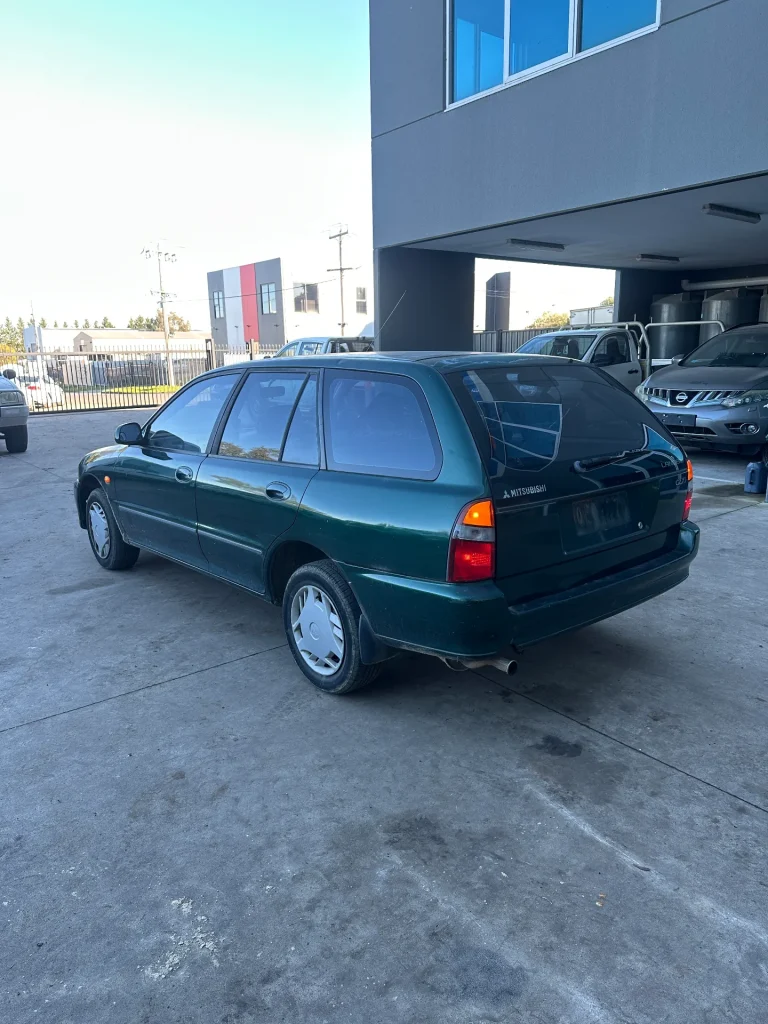 Mitsubishi Lancer 2000 Green Auto Petrol