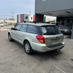 Subaru Outback 2003 Gold Man Petrol