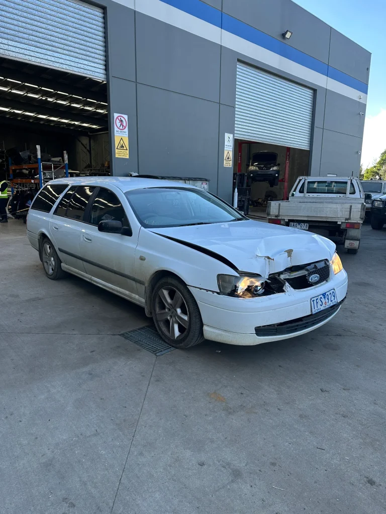 Ford Falcon 2004 White Auto LPG