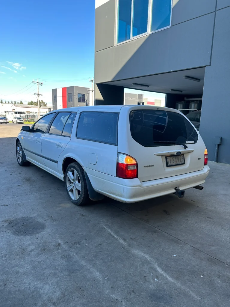 Ford Falcon 2004 White Auto LPG