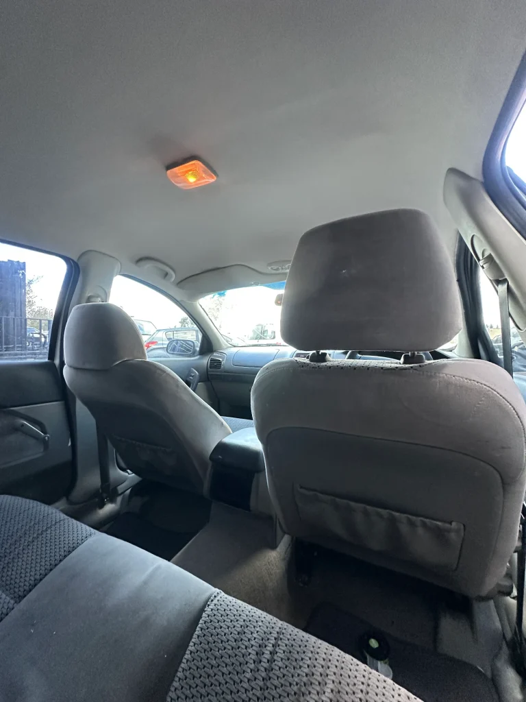 Ford Falcon 2004 White Auto LPG