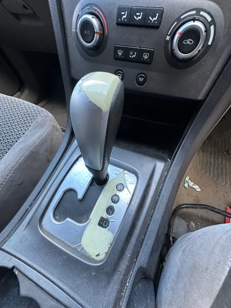 Ford Falcon 2004 White Auto LPG