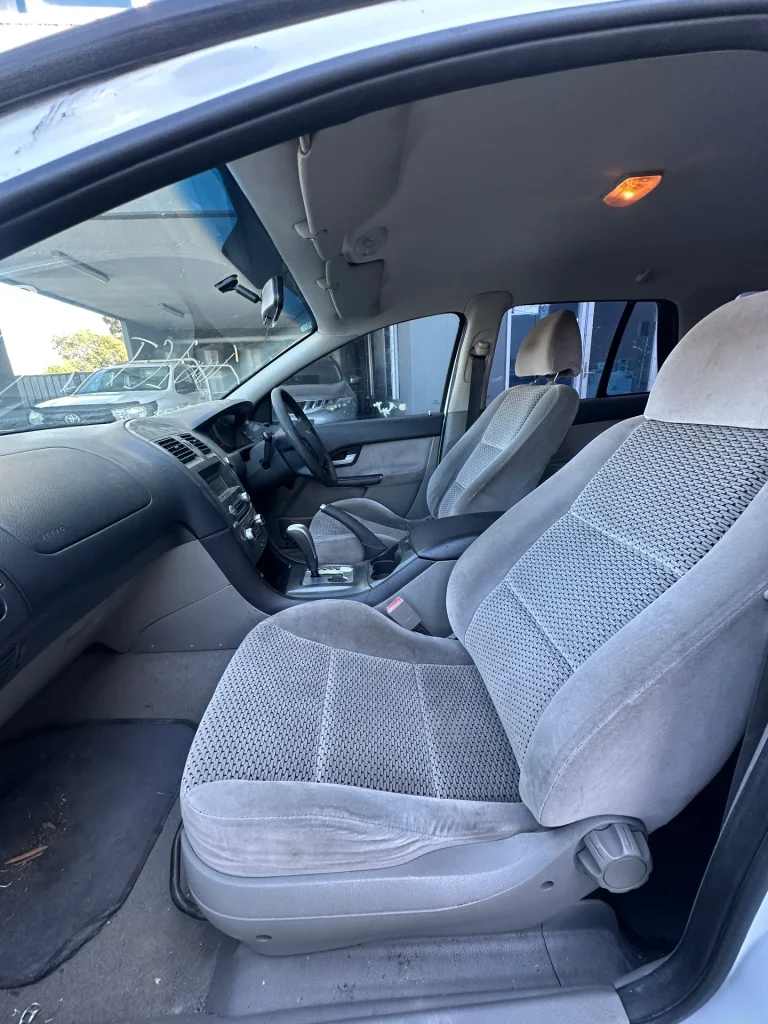 Ford Falcon 2004 White Auto LPG