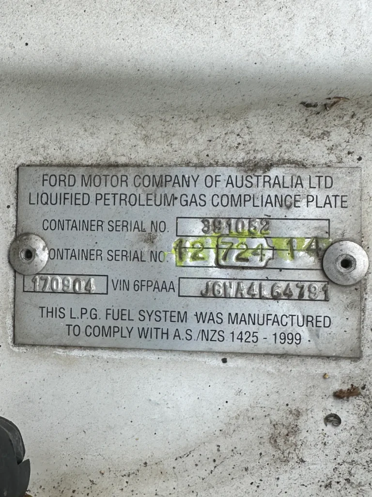 Ford Falcon 2004 White Auto LPG