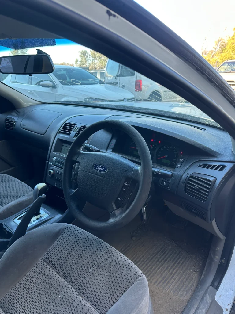 Ford Falcon 2004 White Auto LPG