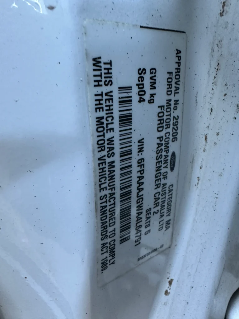 Ford Falcon 2004 White Auto LPG