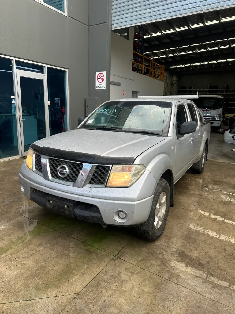 Nissan Navara 2009 Silver Man Diesel