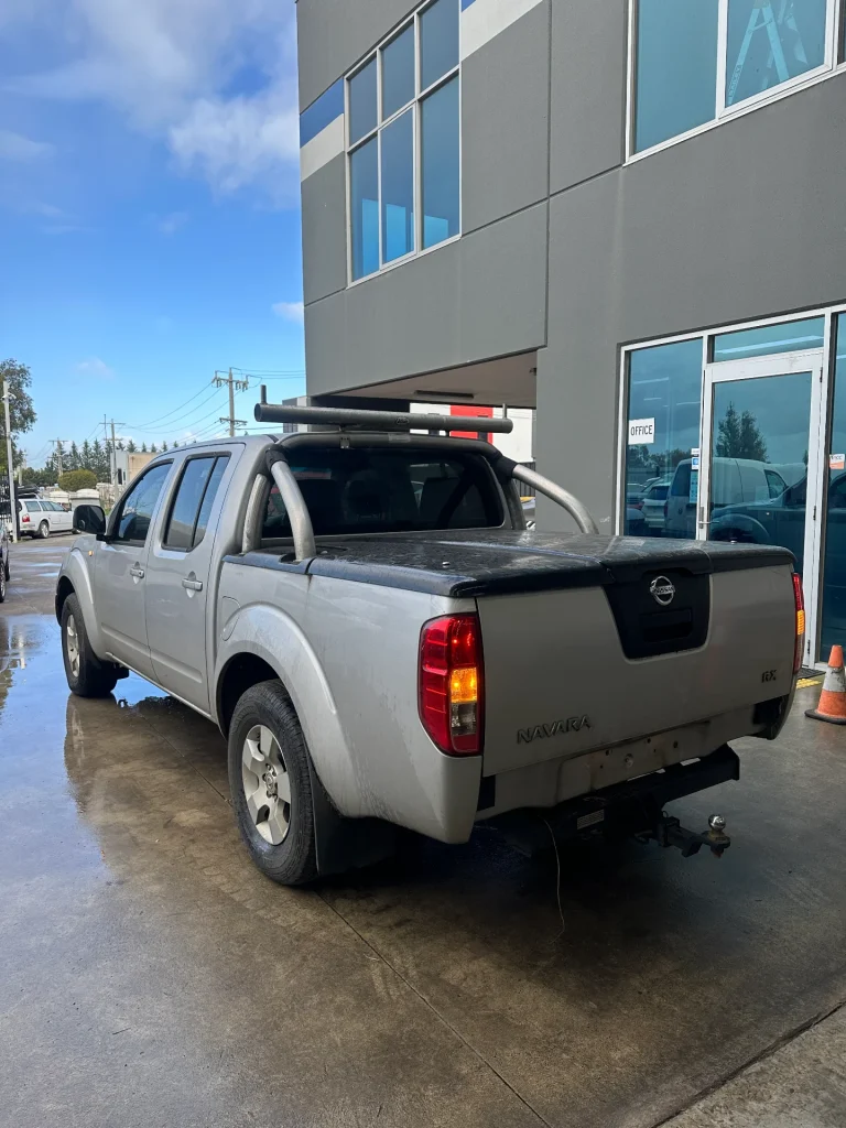 Nissan Navara 2009 Silver Man Diesel