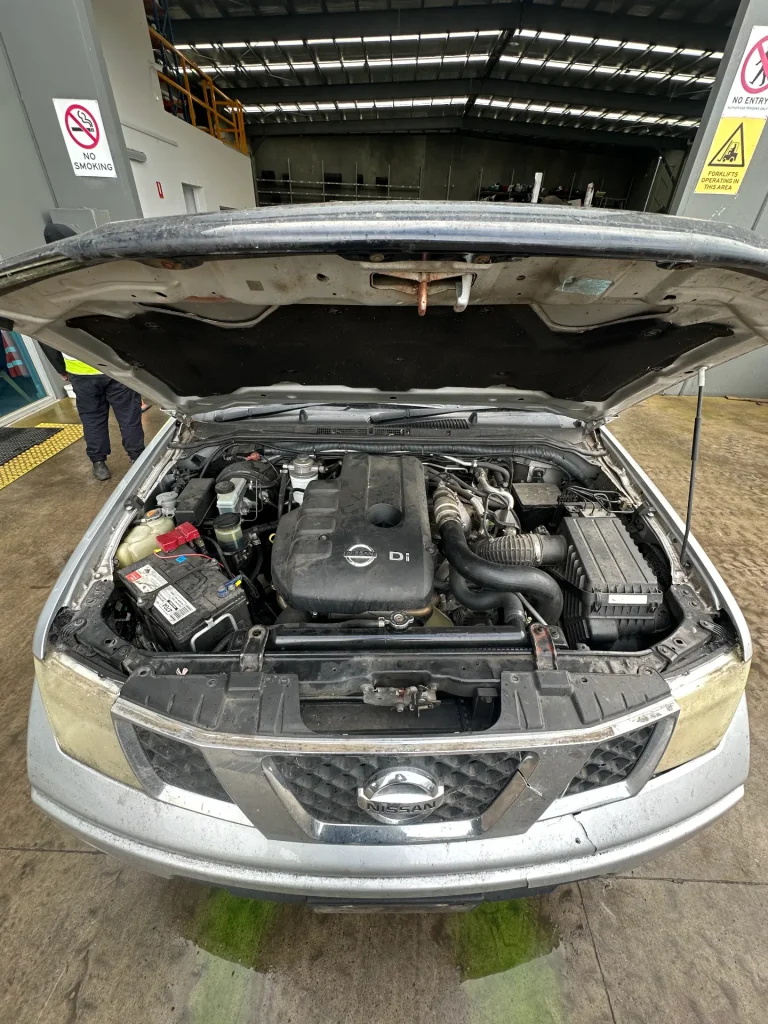 Nissan Navara 2009 Silver Man Diesel