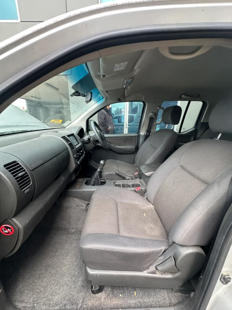 Nissan Navara 2009 Silver Man Diesel