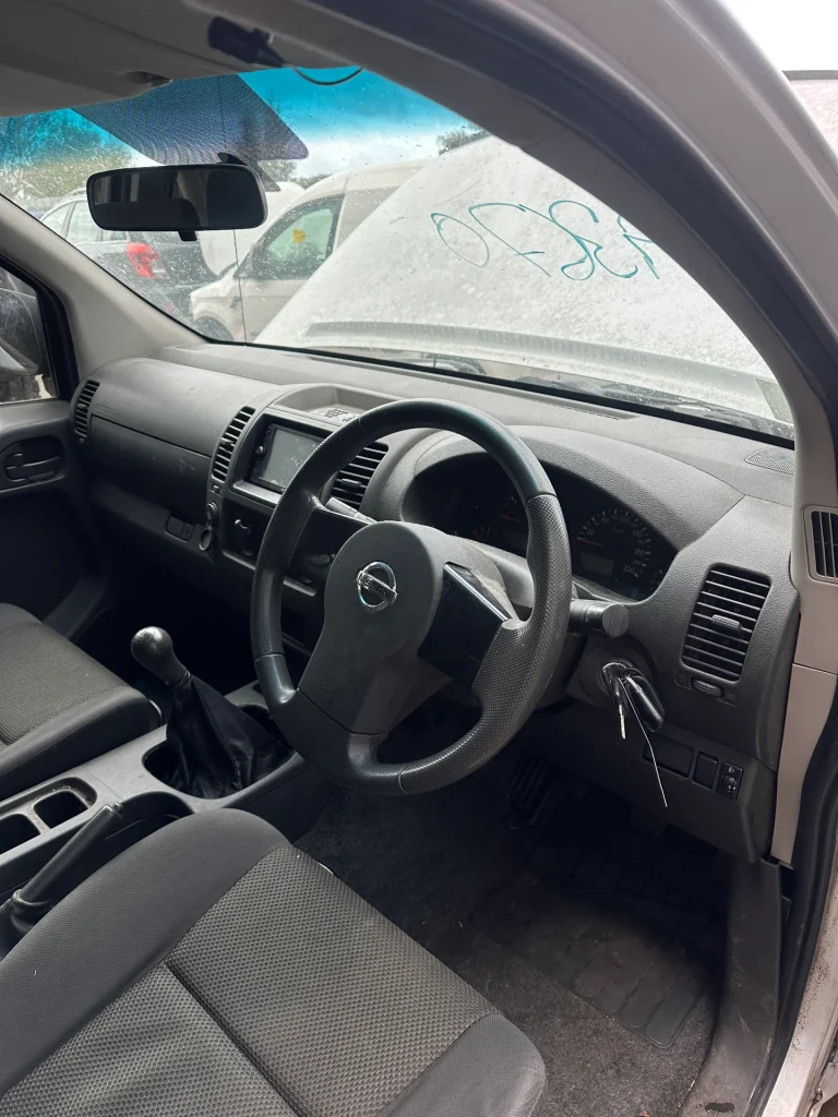 Nissan Navara 2009 Silver Man Diesel