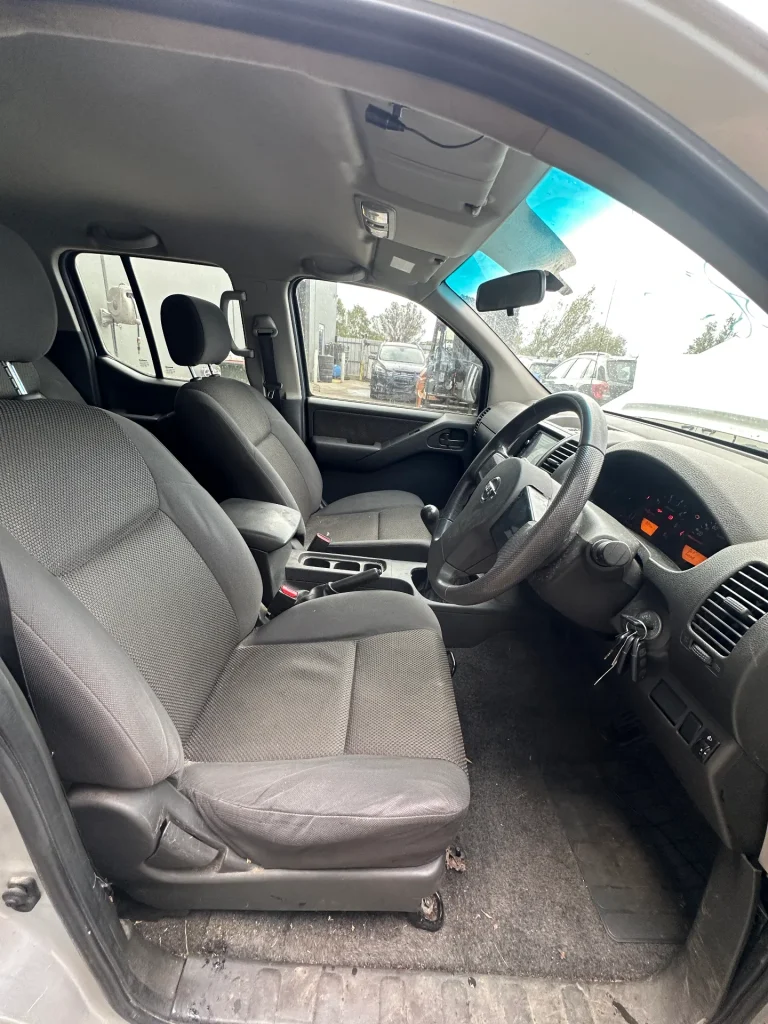 Nissan Navara 2009 Silver Man Diesel