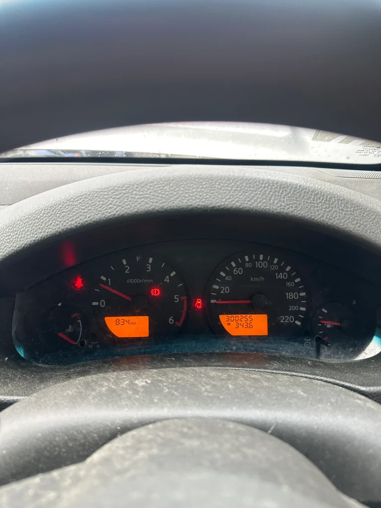 Nissan Navara 2009 Silver Man Diesel