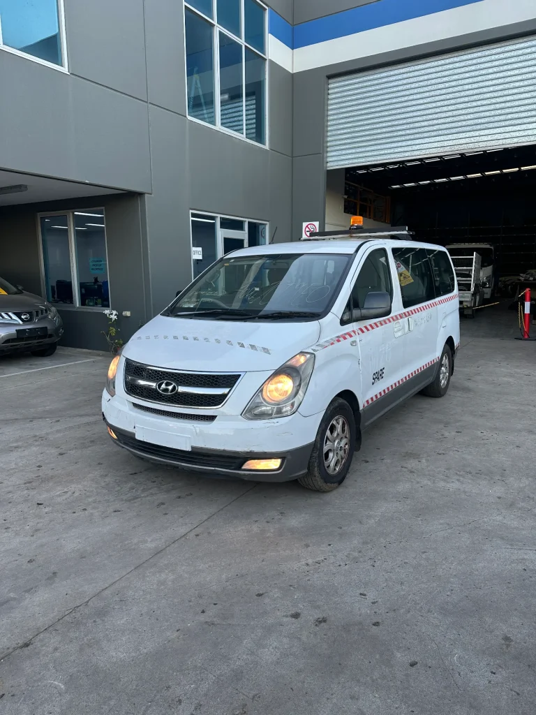 Hyundai iMax 2012 White Auto Diesel