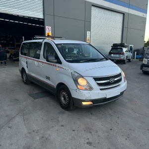 Hyundai iMax 2012 White Auto Diesel