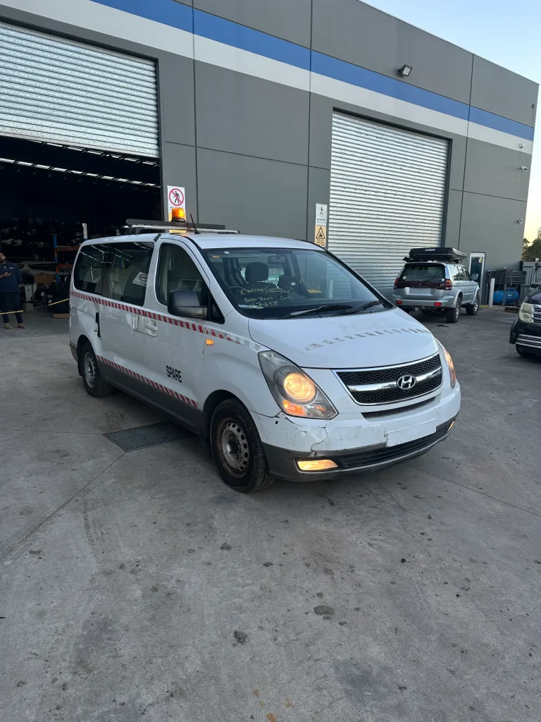 Hyundai iMax 2012 White Auto Diesel