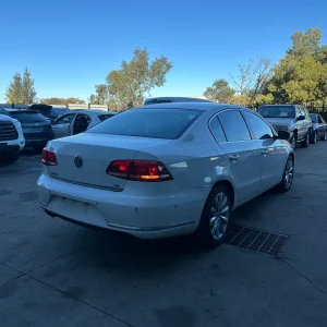 Volkswagen Passat 2012 White Auto Petrol