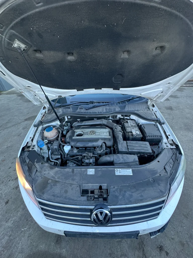 Volkswagen Passat 2012 White Auto Petrol