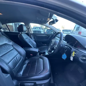 Volkswagen Passat 2012 White Auto Petrol