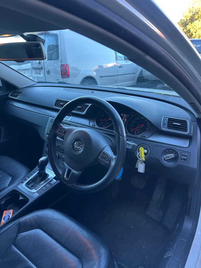 Volkswagen Passat 2012 White Auto Petrol