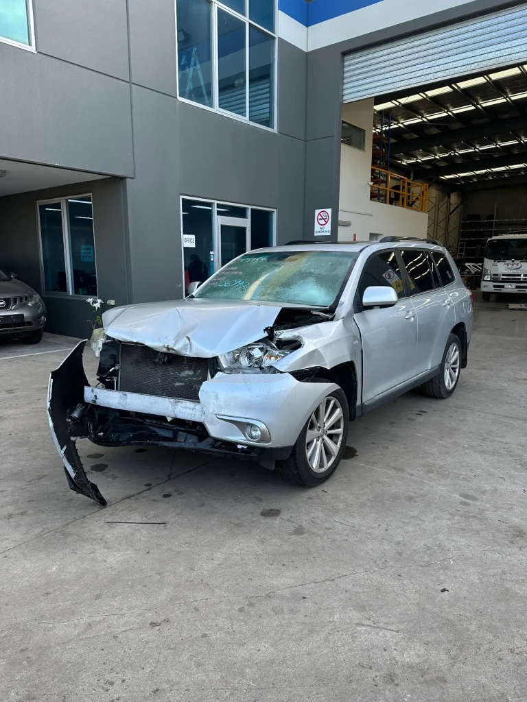 Toyota Kluger 2013 Silver Auto Petrol