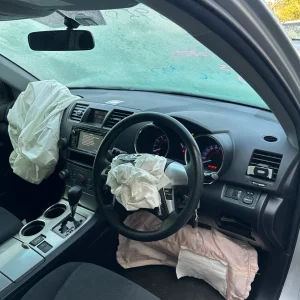 Toyota Kluger 2013 Silver Auto Petrol