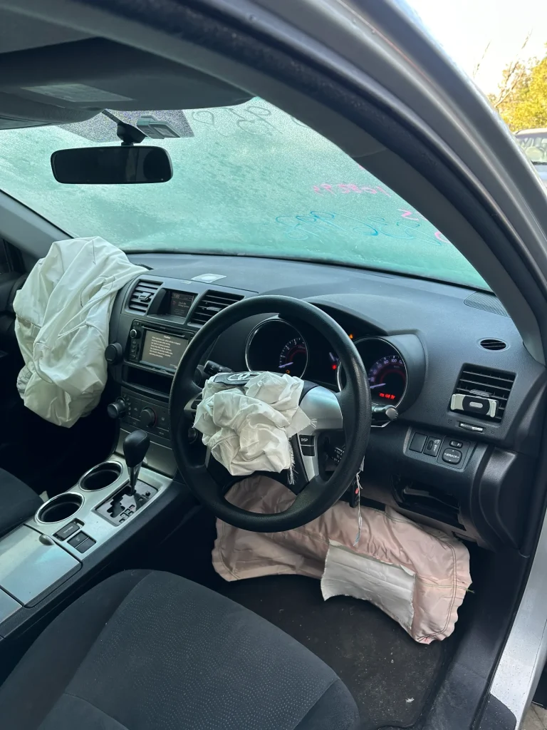 Toyota Kluger 2013 Silver Auto Petrol