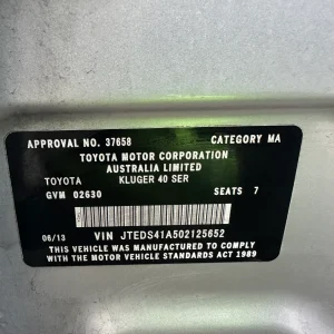 Toyota Kluger 2013 Silver Auto Petrol