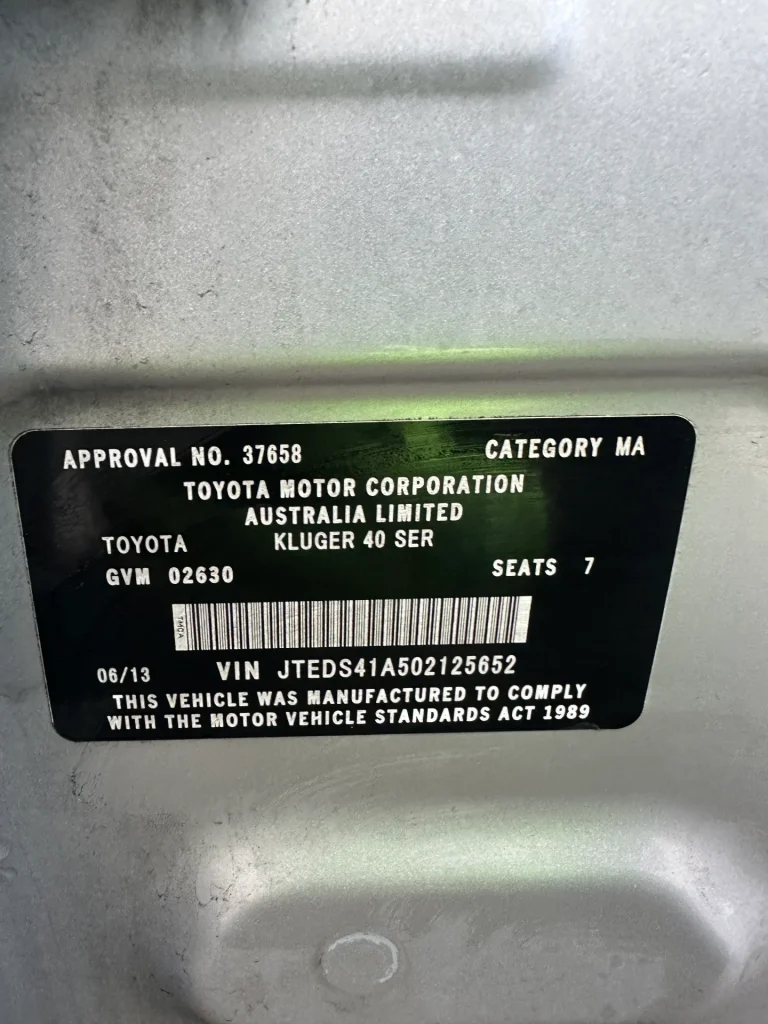 Toyota Kluger 2013 Silver Auto Petrol