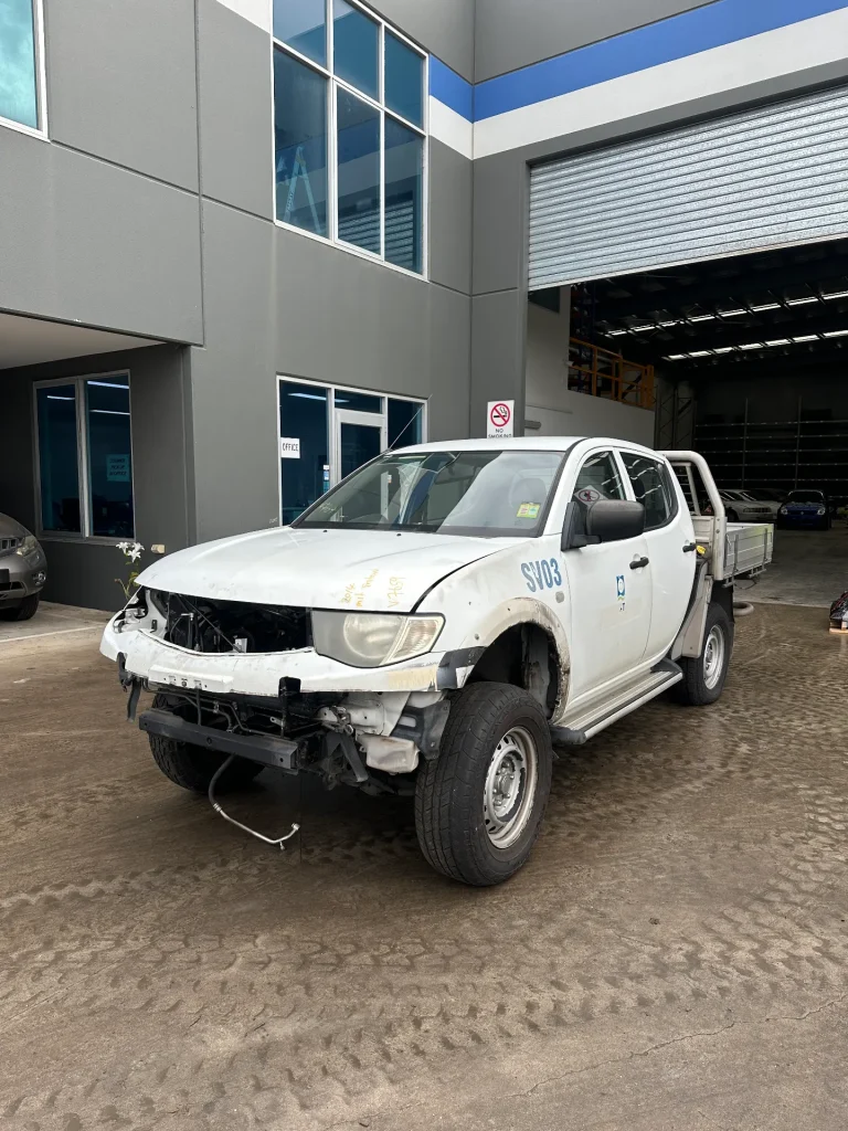 Mitsubishi Triton 2014 White Auto Diesel