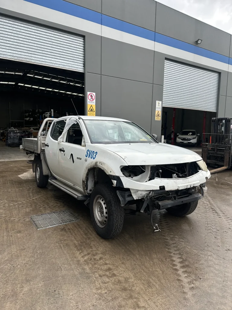 Mitsubishi Triton 2014 White Auto Diesel