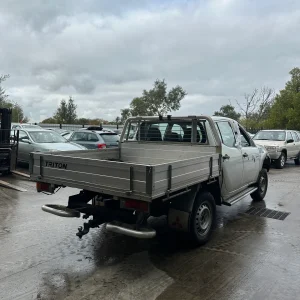 Mitsubishi Triton 2014 White Auto Diesel