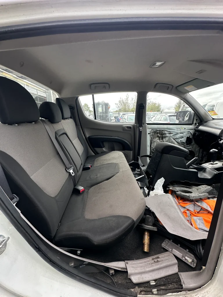 Mitsubishi Triton 2014 White Auto Diesel